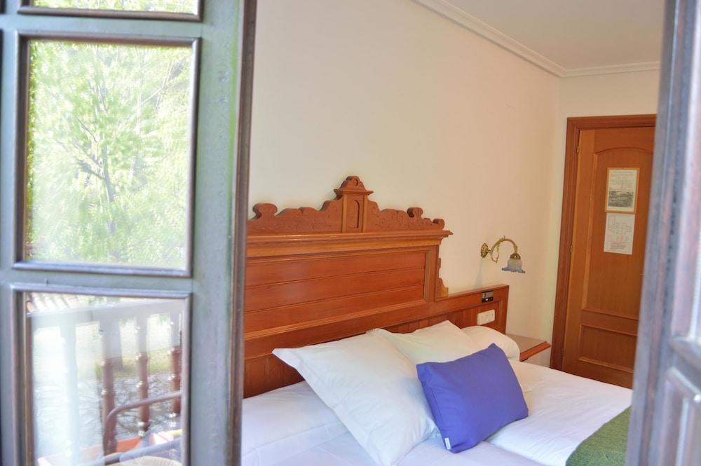Hotel El Jisu Camaleno Bagian luar foto